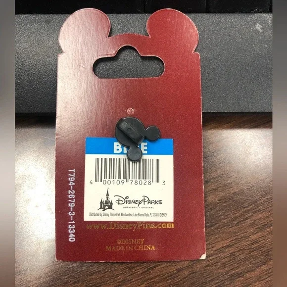 NWT Disney Parks Collection Mickey 1st Visit Pin - Rare - Picture 3 of 3